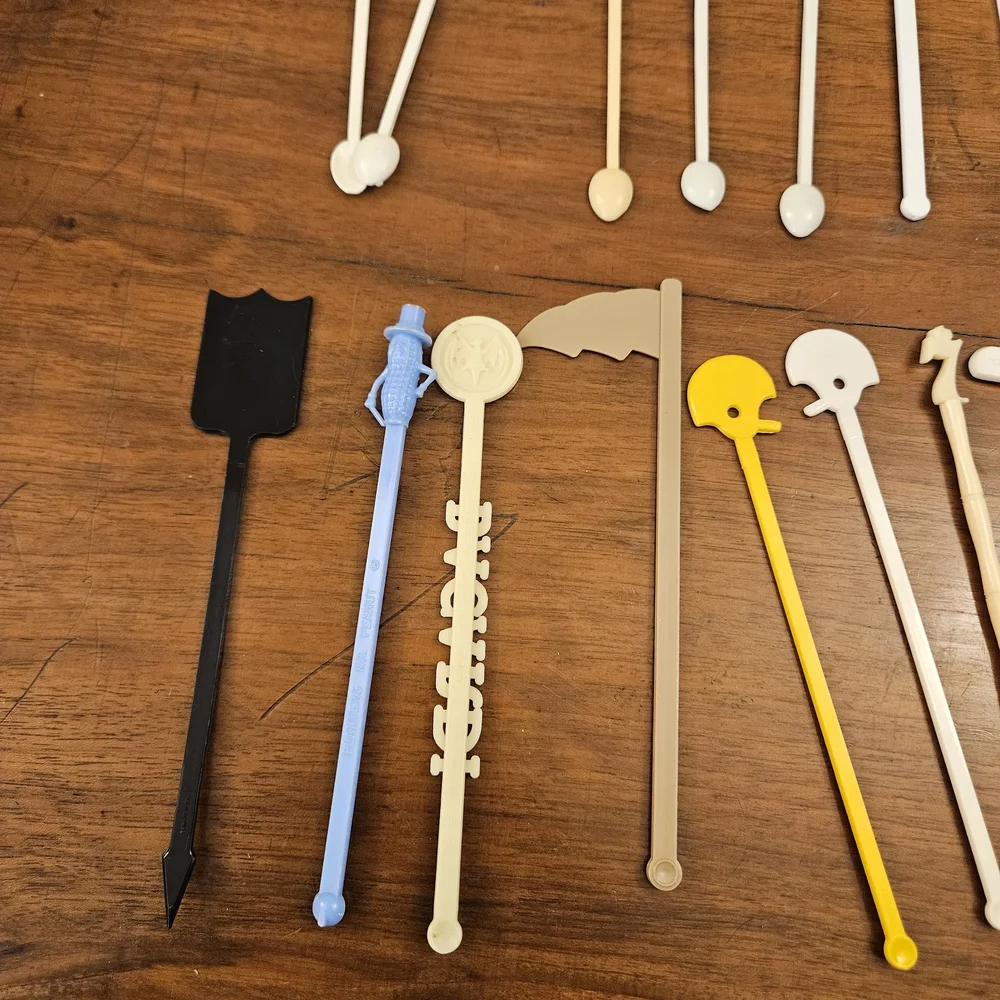 Lot of‎ 29 Vintage Plastic Swizzle Sticks Drink Stirrers Cocktail Advertising